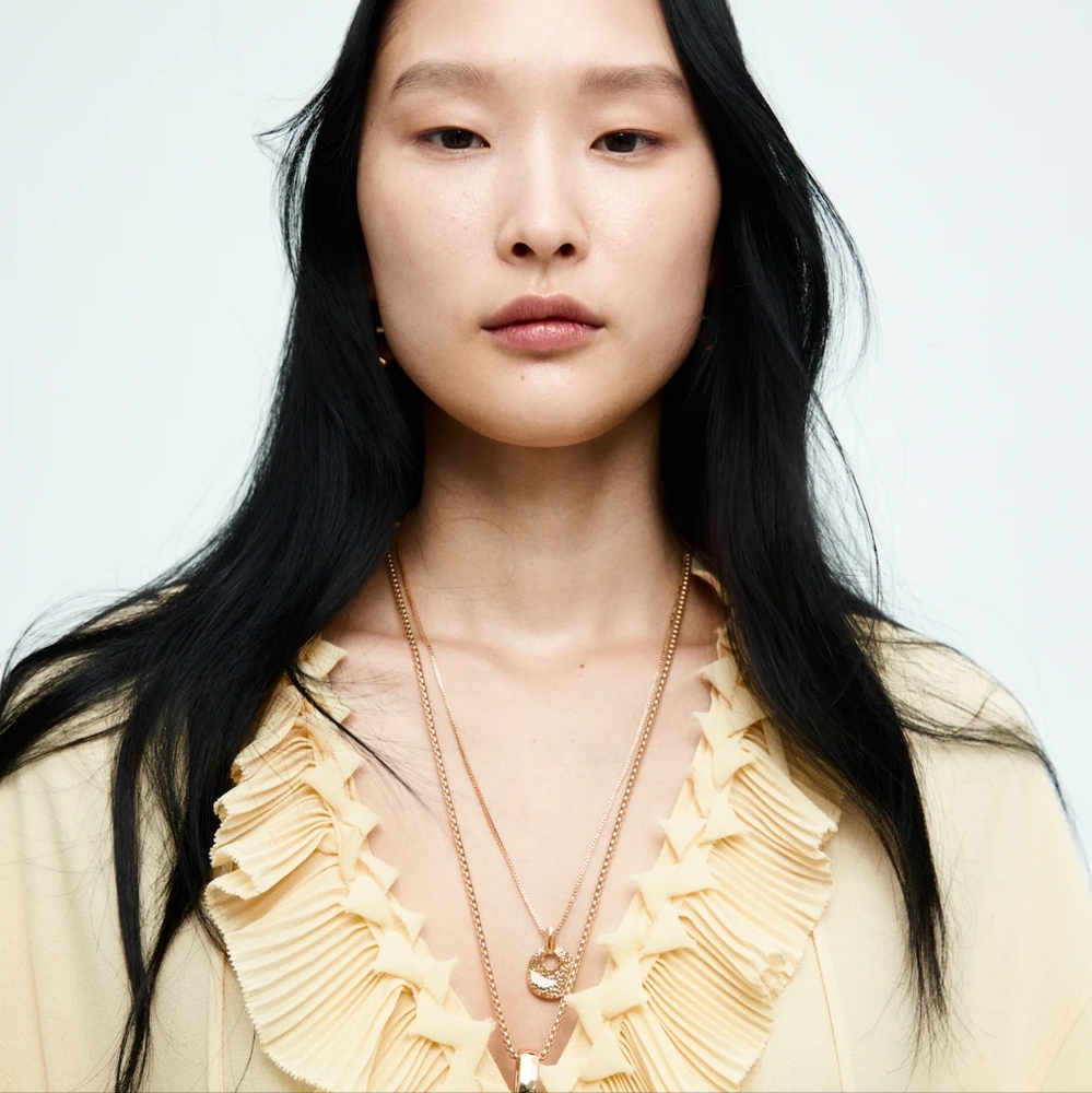 H&M Pale Yellow Ruffle V-Neck Blouse - Picture 4 of 11